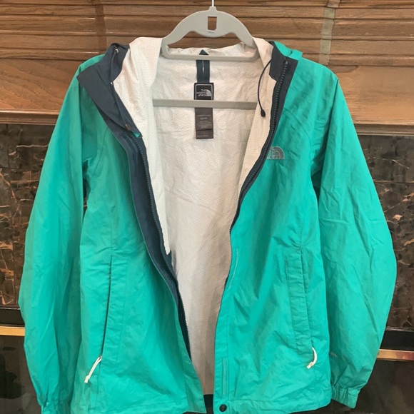 North Face Jungle Green Rain Jacket - Picture 3 of 4